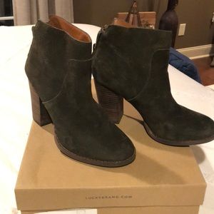 Lucky Liesell booties in moss green ❤️❤️